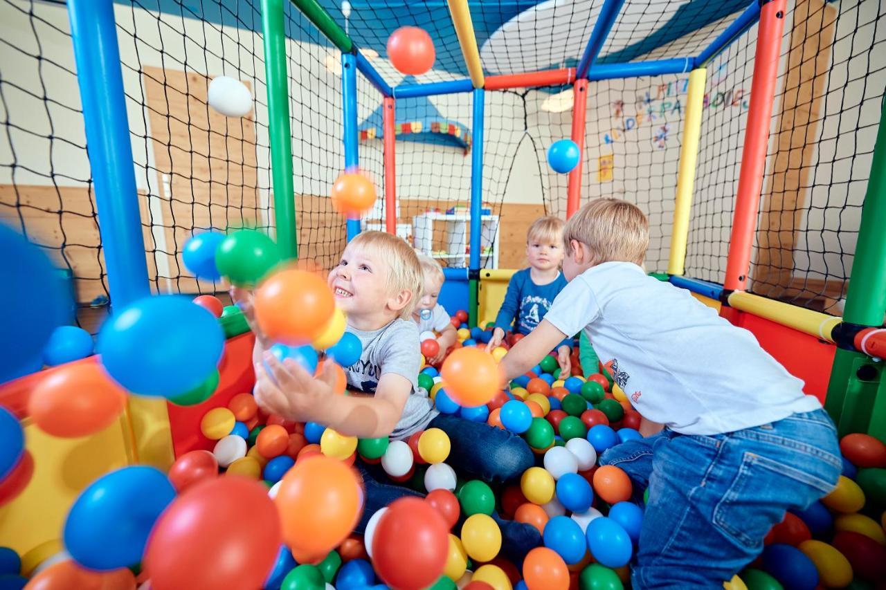 Ferien- Und Familienhotel Alpina Адельбоден Экстерьер фото